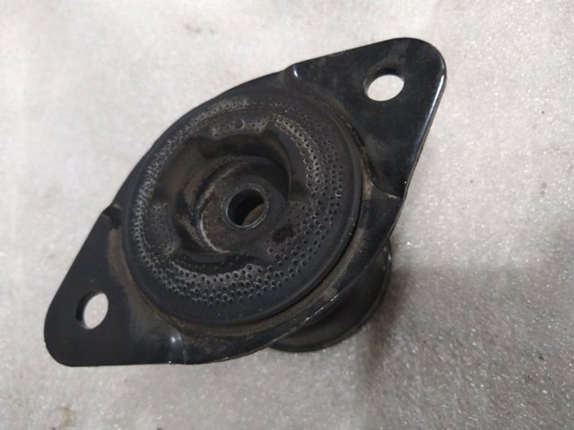 Опора заднего амортизатора 553205NA0A NISSAN