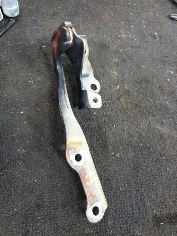 SUBARU 57260AJ01A9P Петля капота в наличии Черкассы