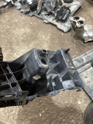 SUBARU 57707AN36A Кронштейн бампера заднего правый в наличии Сумы