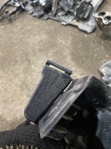 SUBARU 57707AN36A Кронштейн бампера заднего правый в наличии Кривой Рог