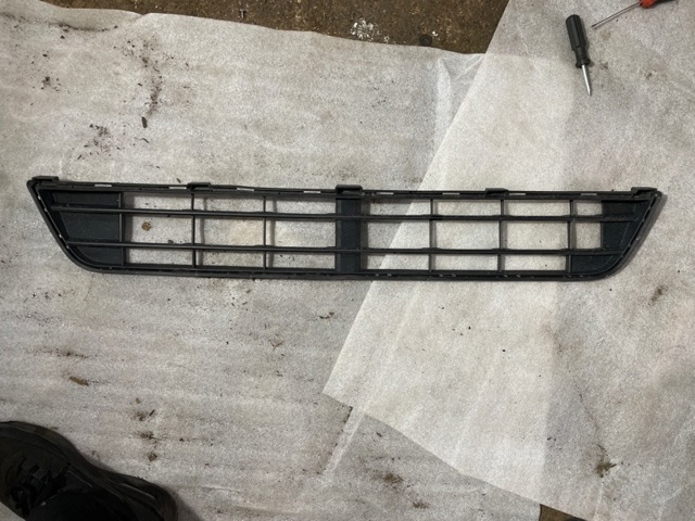Решетка на бампер 57731AN03A SUBARU