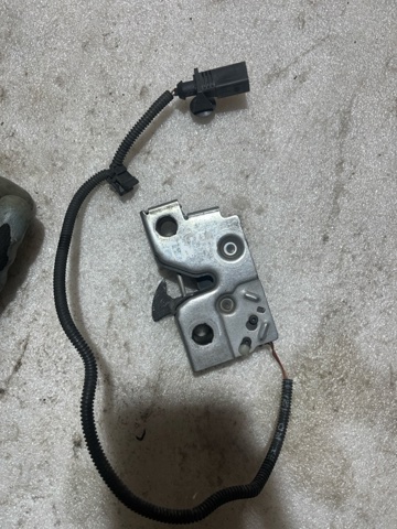 Замок капота 5F0823509C VAG