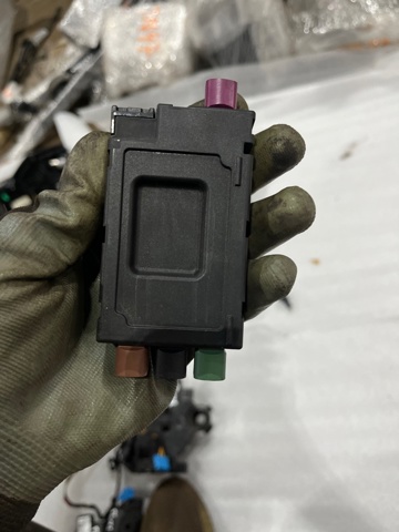 VAG 5G0035953D USB-разветвитель в наличии Черновцы