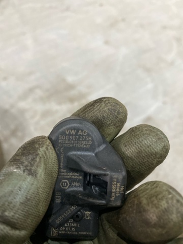 Кран управления давлением системы накачки шин Mercedes Vito 2