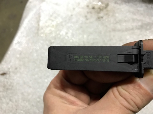 Датчик температуры воздуха в салоне 5Q0907543 VAG