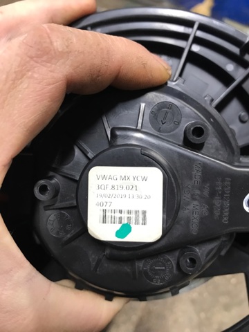 VAG 5QD819021B Мотор вентилятора печки (отопителя салона) в наличии Винница