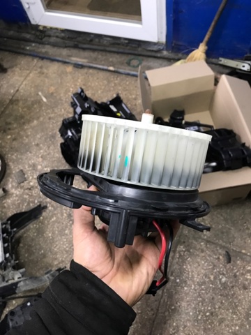 5QD819021B VAG Вентилятор печки купить в Ирпень
