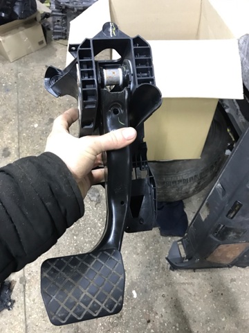 5QM723060A VAG Педаль тормоза купить в Житомир