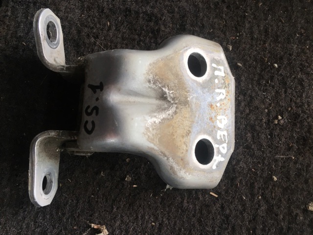 Петля двери передней правой 60079AG002 SUBARU