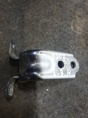 60479FG031 Петля двери задней левой купить Кривой Рог