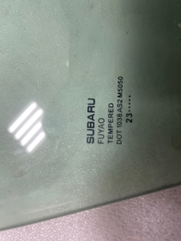 Стекло передней правой двери 61011AN02A SUBARU