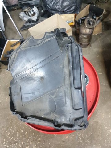 Корпус воздушного фильтра 64119216222 BMW