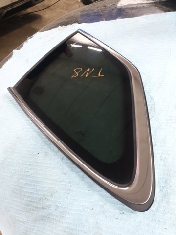 Стекло багажного отсека, левое 65209AJ11A SUBARU