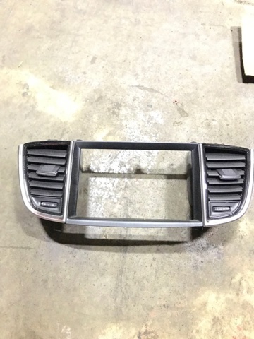 NISSAN 682705NA0A в наличии Ужгород