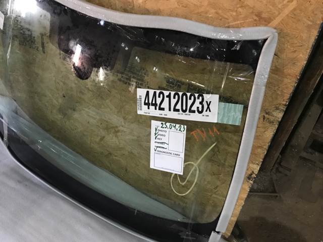 NISSAN 727005NA3A Стекло лобовое  в наличии Тернополь