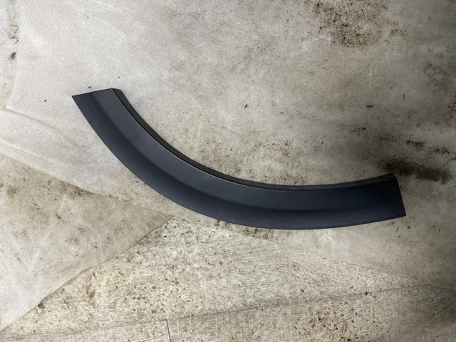 Накладка задней левой двери, нижняя 788615NA1A NISSAN