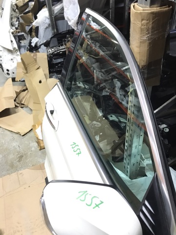 Стекло передней правой двери 803005VS0A NISSAN