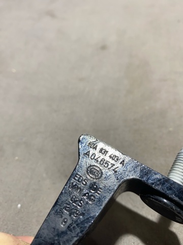 80A831403A VAG Петля двери передней левой купить в Киев