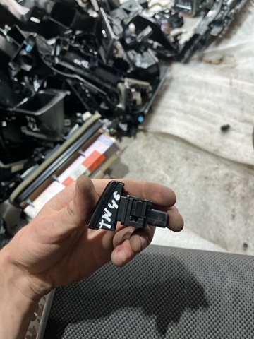 SUBARU 83037AL010 Кнопка включения аварийного сигнала в наличии Черкассы