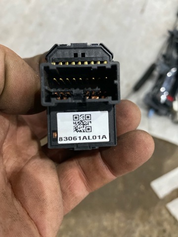 SUBARU 83061AL01A в наличии Днепр