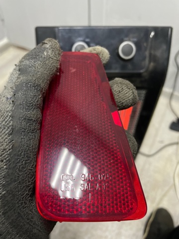 SUBARU 84281AL03A Катафот (отражатель) заднего бампера левый в наличии Украина
