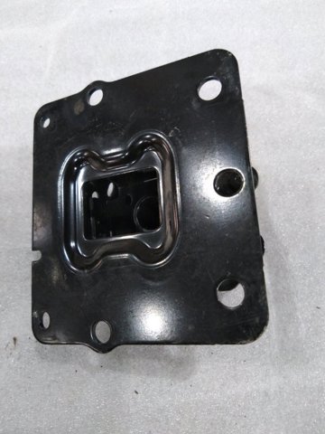 852105NA0A NISSAN Кронштейн усилителя заднего бампера купить в Запорожье