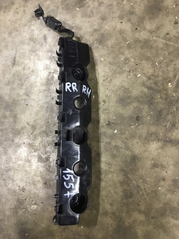 Направляющая заднего бампера, правая 852205NA0A NISSAN