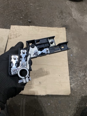 Пиропатрон основной батареи 8J0915459 PORSCHE
