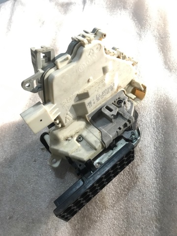 8J1837015C PORSCHE Замок двери передней левой купить в Запорожье
