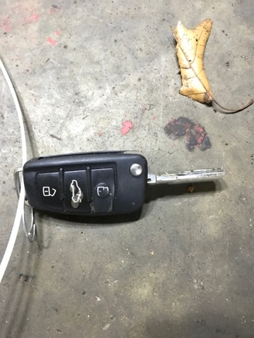 8V0837220EINF купить Украина