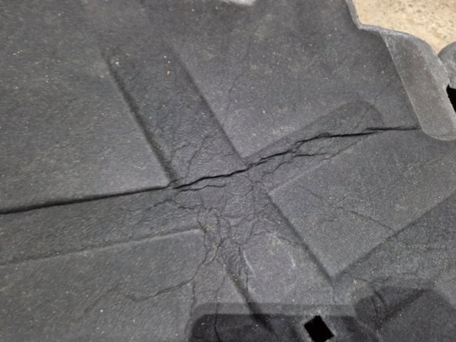 8V0863825 VAG Шумоизоляция капота купить в Сумы