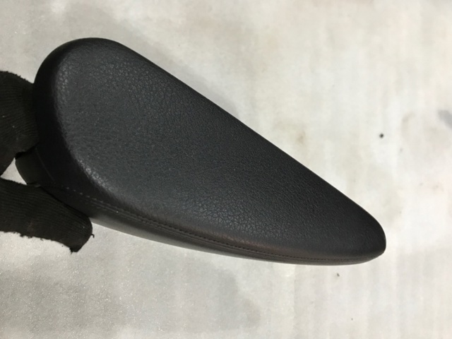 VAG 8V0864207C38M Подлокотник центральной консоли в наличии Чернигов