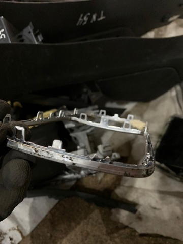8V0864260A3Q7 VAG купить в Черкассы