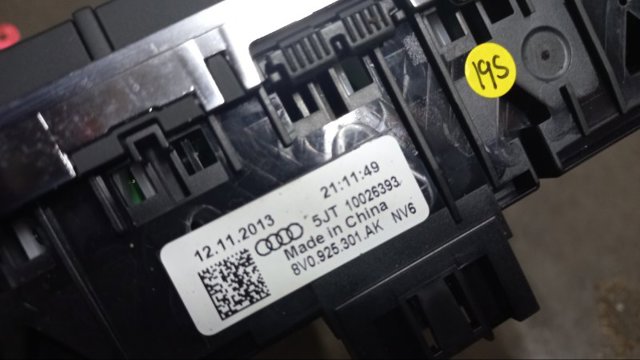 8V0925301AKNV6 Блок кнопок центральной консоли купить Харьков