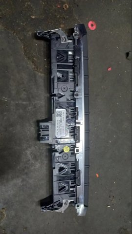 8V0925301AKNV6 Блок кнопок центральной консоли купить Полтава