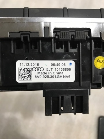 VAG 8V0925301GHNV6 Блок кнопок центральной консоли в наличии Ровно