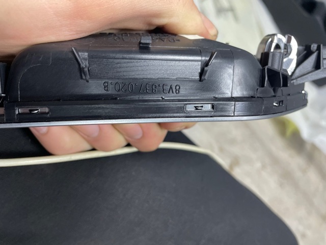 VAG 8V3837020C4PK Ручка двери передней внутренняя правая в наличии Украина
