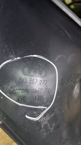 Обшивка стойки кузова внутренняя, передняя правая 8V38672724PK VAG