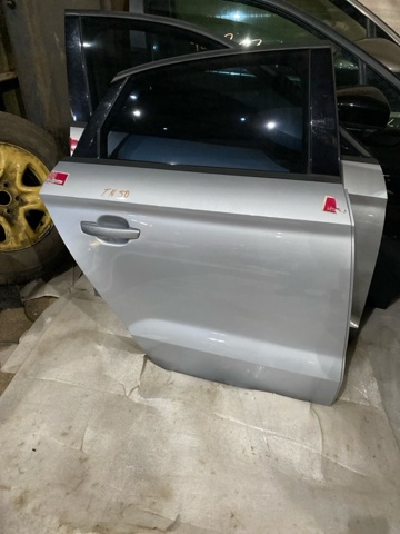 8V5833052C VAG Дверь задняя правая купить в Львов
