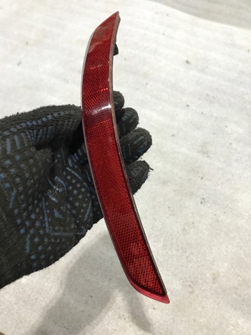 Левый отражатель бампера 8V5945105A VAG