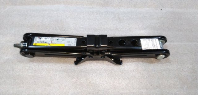 Домкрат 8W0011031 VAG