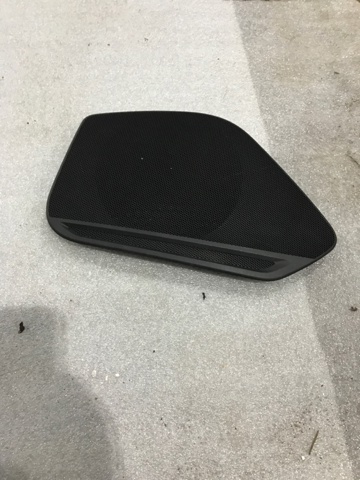 Накладка динамика двери 8W00354204PK VAG