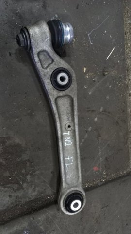 Левый рычаг передней нижней подвески 8W0407151C VAG