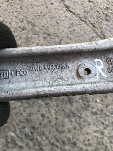 VAG 8W0407152C Рычаг передней подвески нижний правый в наличии Черкассы