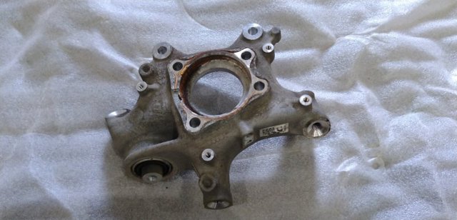 Цапфа поворотного кулака 8W0505431Q VAG