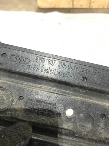 8W0807318 VAG купить в Николаев