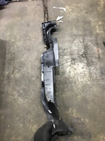 Заглушка жабо боковая 8W0821169C VAG
