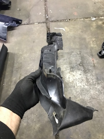 VAG 8W0821169C Заглушка жабо боковая в наличии Каменское
