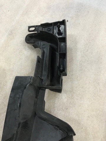 Заглушка жабо боковая 8W0821170C VAG