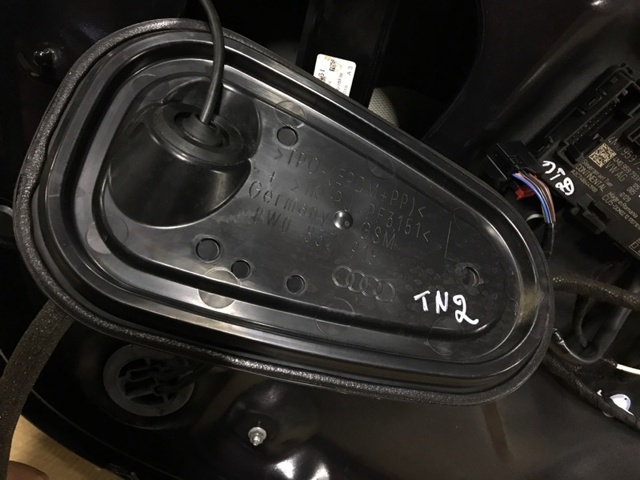 8W0837915 VAG купить в Черновцы